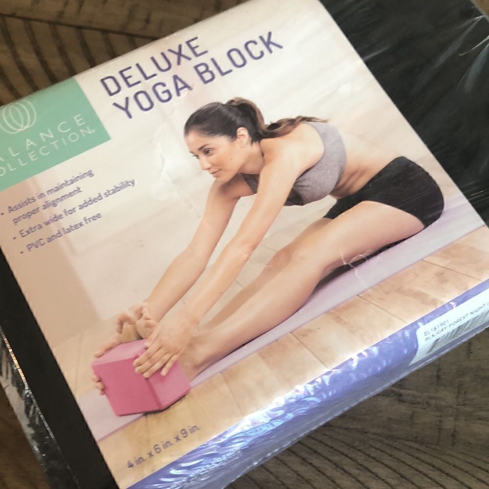 Deluxe Yoga 🧘🏼‍♀️ Block to maintain proper alignment! 4” X 6” X 9”